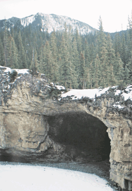 Cave by Elbow Falls, Alberta in January (3D wobble gif).